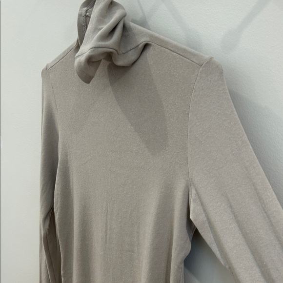 Jungmaven Fine Ribbed Turtleck - Picture 5 of 12